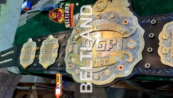 IWGP NJPW V4 Heavy Weight Championship Belt Replica in Zinc 6mm Adult Size Triple Layered - Image 3