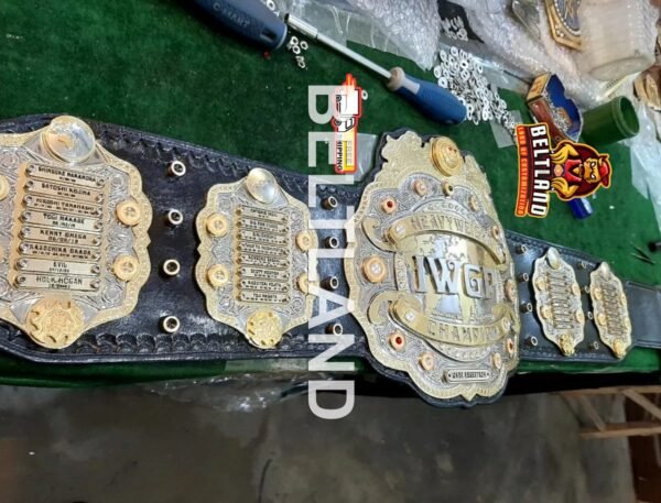 IWGP NJPW V4 Heavy Weight Championship Belt Replica in Zinc 6mm Adult Size Triple Layered - Image 4